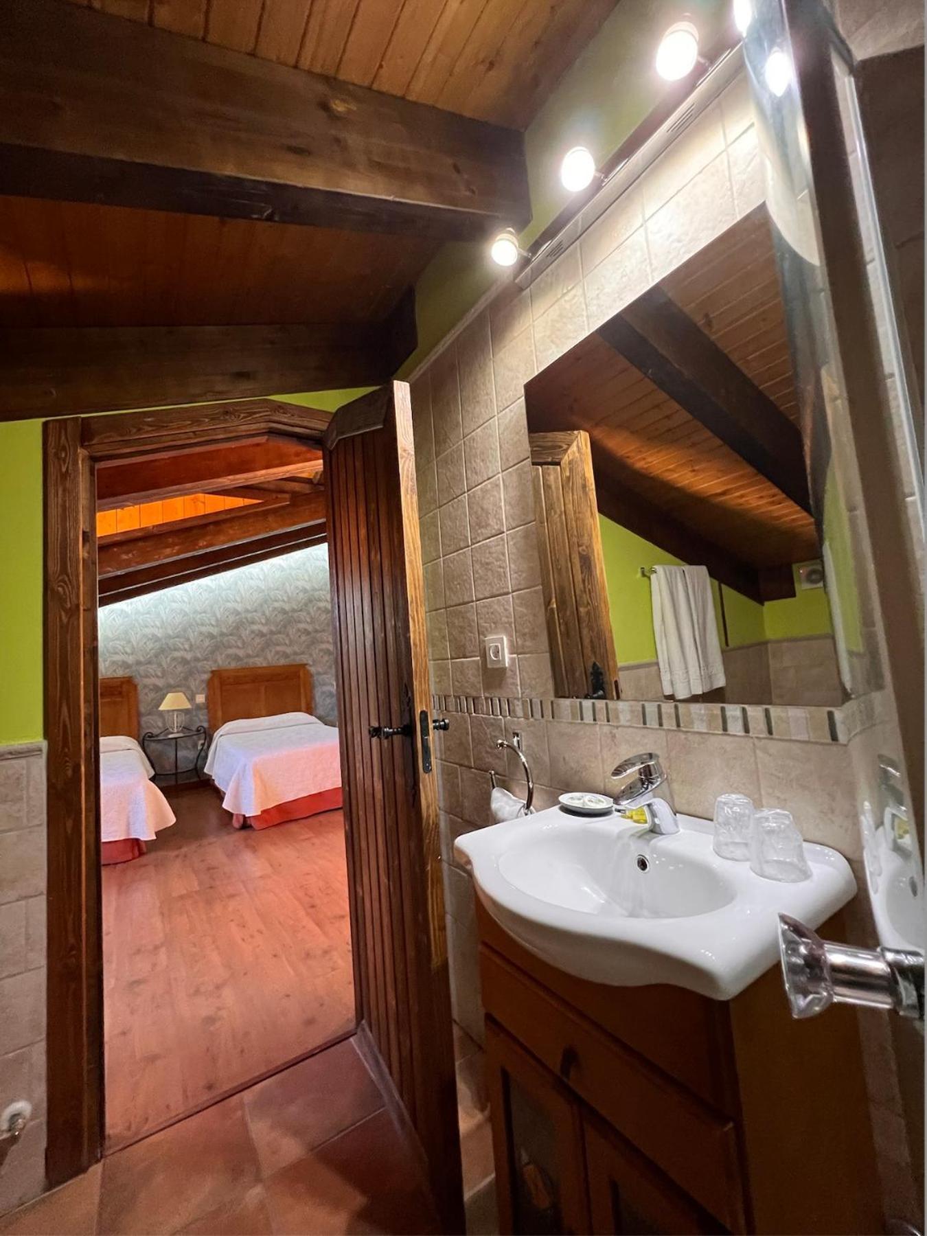 Hotel Rural Restaurante Las Baronas Santa Cruz de la Salceda Екстериор снимка